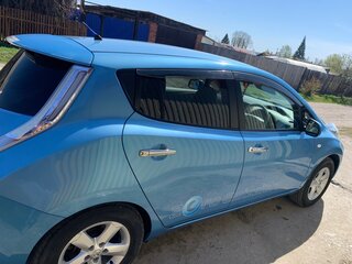 2011 Nissan Leaf (EM61) I (ZE0/AZE0), голубой, 730000 рублей, вид 3