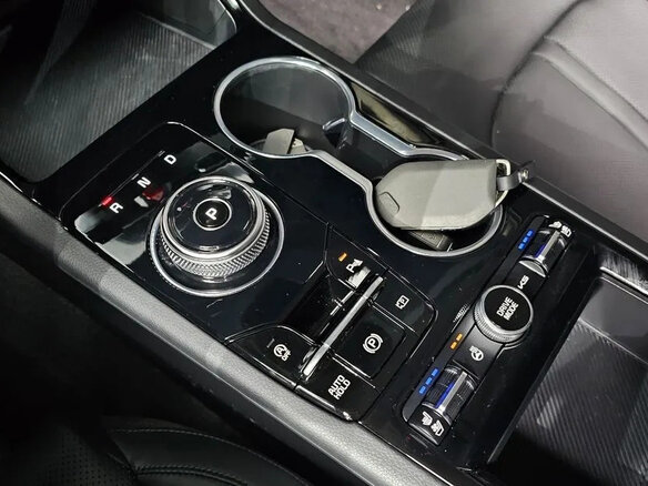 2024 Kia K5 III Рестайлинг, белый, 3110000 рублей - вид 15