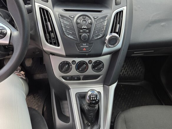2013 Ford Focus III, серебристый, 720000 рублей - вид 1