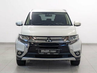 2018 Mitsubishi Outlander III Рестайлинг 2, белый, 2050000 рублей, вид 2
