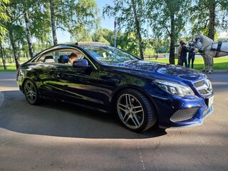 2015 Mercedes-Benz E-Класс 200 IV (W212, S212, C207) Рестайлинг, синий, 1980000 рублей, вид 4