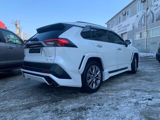 2019 Toyota RAV4 V (XA50), белый, 4300000 рублей, вид 4
