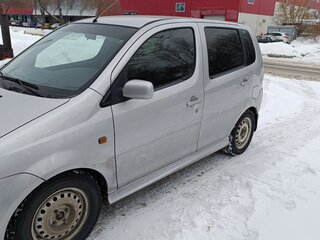 2002 Daihatsu YRV I Рестайлинг, серебристый, 355000 рублей, вид 2