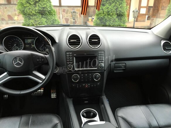 2009 Mercedes-Benz M-Класс 300 II (W164) Рестайлинг, чёрный - вид 3