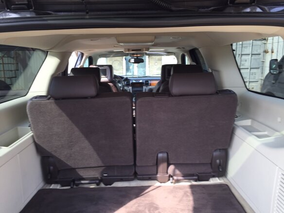 2010 Cadillac Escalade ESV III, чёрный - вид 4