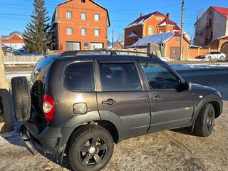 2016 Chevrolet Niva I Рестайлинг, коричневый, 570000 рублей, вид 5