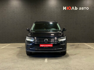 2021 Volkswagen Tiguan II Рестайлинг, чёрный, 2599000 рублей, вид 2