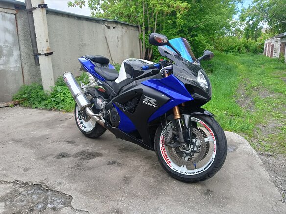 2009 Suzuki GSX-R 1000, белый, 900000 рублей