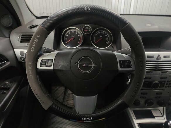 2011 Opel Astra H Рестайлинг, серый, 530000 рублей - вид 6