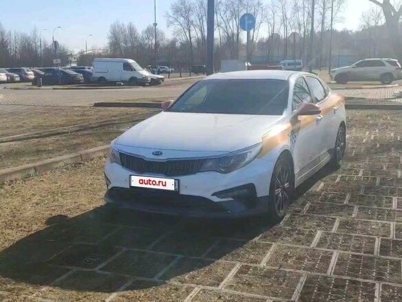 2018 Kia Optima IV Рестайлинг, белый, 860000 рублей - вид 6