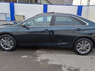 2016 Toyota Camry VII (XV50) Рестайлинг, синий, 1650000 рублей, вид 2