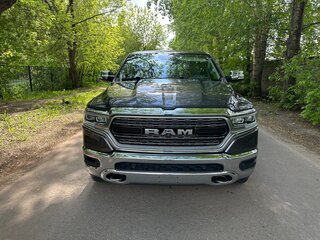 2018 Ram 1500 Crew Cab V, серый, 5800000 рублей, вид 2
