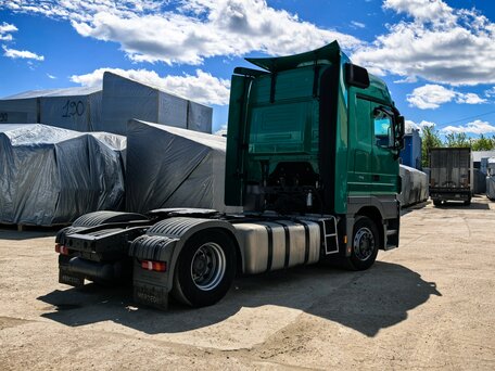 2018 Mercedes-Benz Actros, зелёный, 4990000 рублей, вид 3