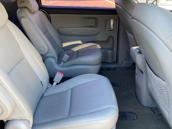 2018 Kia Carnival III, белый, 2550000 рублей - вид 25