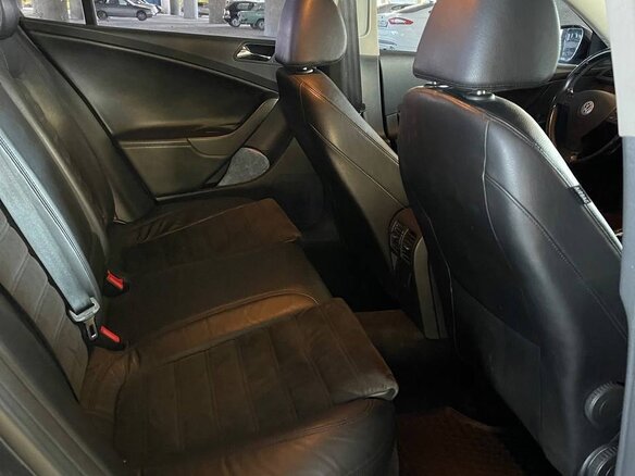 2008 Volkswagen Passat B6, чёрный, 1000000 рублей - вид 4
