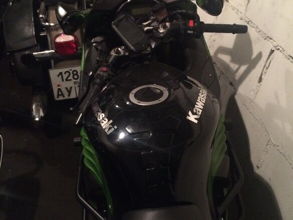 2011 Kawasaki ZZR 1400, чёрный - вид 9