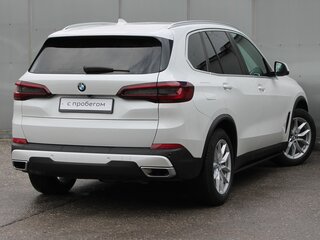 2021 BMW X5 25d IV (G05/G18), белый, 8500000 рублей, вид 2