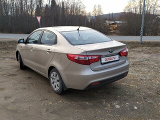 2013 Kia Rio III, бежевый, 750000 рублей, вид 2