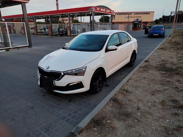 2020 Skoda Rapid II, белый, 1770000 рублей - вид 2