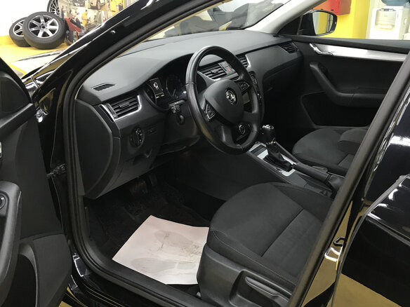 2013 Skoda Octavia III (A7), чёрный, 1200000 рублей - вид 15