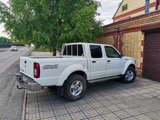 2014 Nissan NP300, белый, 2500000 рублей, вид 2