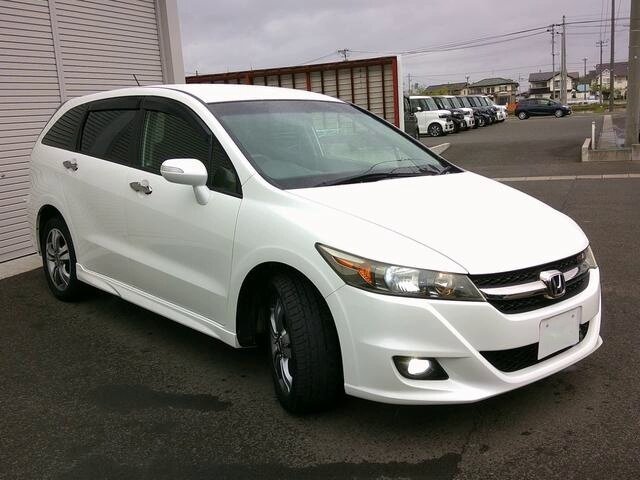 Открыть фотографии: Honda Stream II Рестайлинг