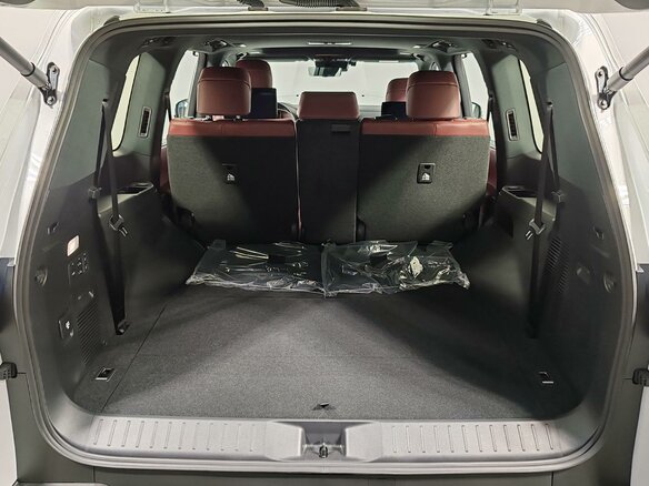 2026 Lexus LX 600 IV, белый, 21290000 рублей - вид 9