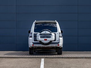 2011 Mitsubishi Pajero IV Рестайлинг 1, белый, 1795000 рублей, вид 5