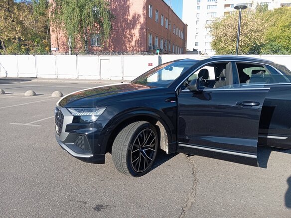 2019 Audi Q8 45 TDI I (4M), чёрный, 6700000 рублей - вид 4