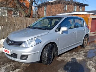 2012 Nissan Tiida I Рестайлинг, серебристый, 690000 рублей, вид 1
