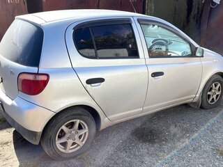 2000 Toyota Vitz I (P10), серебристый, 300000 рублей, вид 2