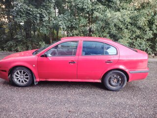 2001 Skoda Octavia I (A4) Рестайлинг, красный, 180000 рублей, вид 2
