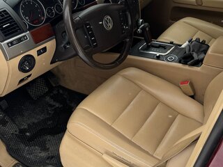 2004 Volkswagen Touareg I, красный, 770000 рублей, вид 5