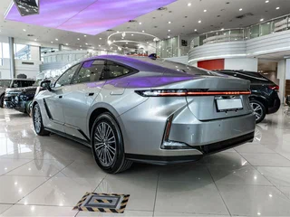 2026 Lexus ES 300h VIII, серый, 7990000 рублей, вид 4