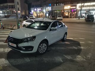 2024 Lada (ВАЗ) Vesta I Рестайлинг (NG), белый, 1680000 рублей, вид 2