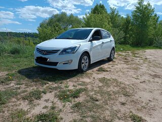 2014 Hyundai Solaris I Рестайлинг, белый, 850000 рублей, вид 1