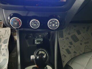 2016 Kia Rio III Рестайлинг, серебристый, 1400000 рублей, вид 5