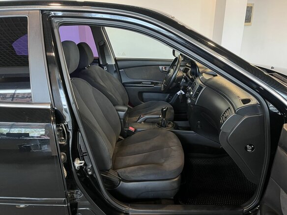 2010 Kia Magentis 5-speed II Рестайлинг, чёрный, 514000 рублей - вид 28