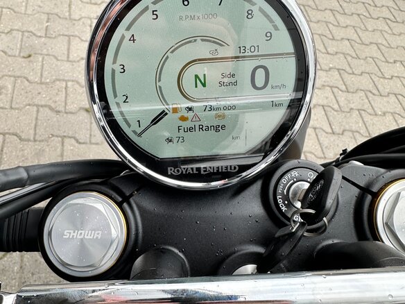 2026 Royal Enfield Bear 650, золотистый, 737000 рублей - вид 10