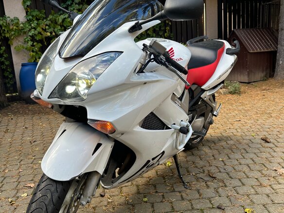 2005 Honda VFR 800, белый, 300000 рублей - вид 7