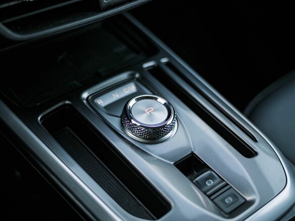 2023 Haval Jolion I, красный, 1770000 рублей - вид 8