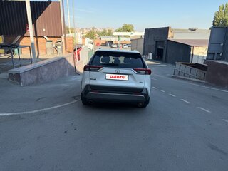 2019 Toyota RAV4 V (XA50), белый, 2850000 рублей, вид 3