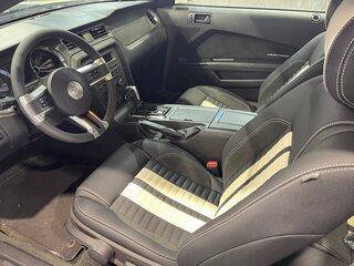 2012 Ford Mustang V Рестайлинг, белый, 2300000 рублей, вид 5