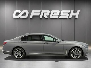 2022 BMW 7 серии Long 740Li xDrive VI (G11/G12) Рестайлинг, серый, 7669900 рублей, вид 5