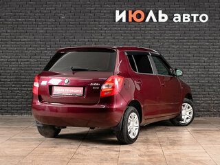 2011 Skoda Fabia II Рестайлинг, фиолетовый, 500000 рублей, вид 4