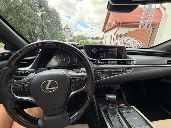 2019 Lexus ES 250 VII, белый, 4030000 рублей - вид 17