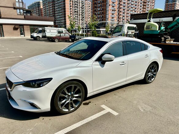 2017 Mazda 6 III (GJ) Рестайлинг, белый, 1820000 рублей