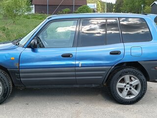 1997 Toyota RAV4 I (XA10), синий, 450000 рублей, вид 2