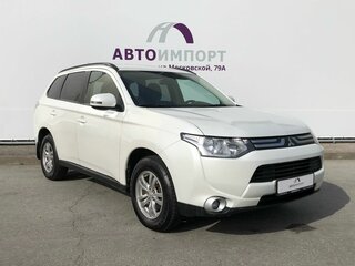 2013 Mitsubishi Outlander III, белый, 1360000 рублей, вид 3