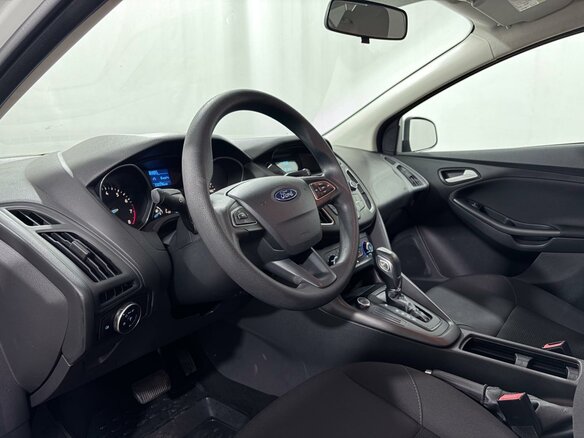 2016 Ford Focus III Рестайлинг, белый, 990000 рублей - вид 6